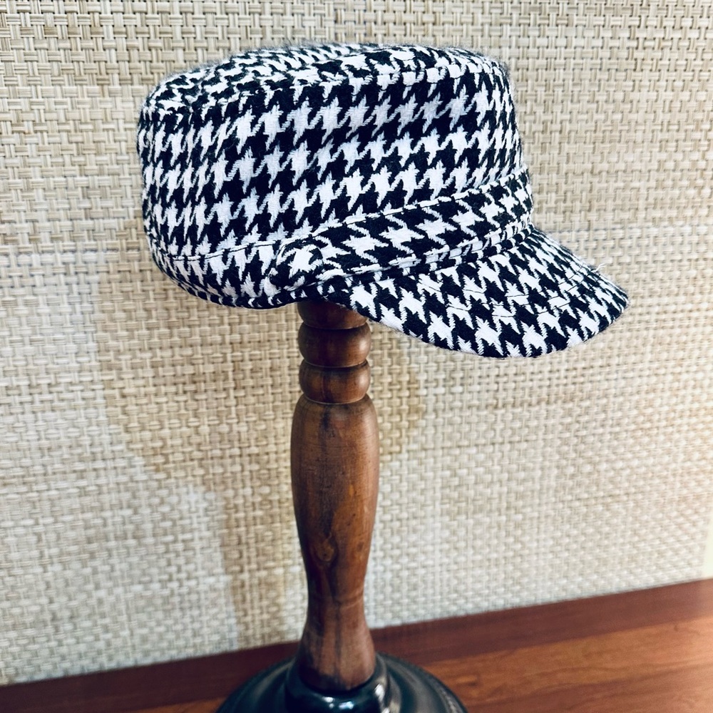 🌟HP🌟NWOT Black & White Soft Houndstooth Cadet Cap by Angela & William OSFM